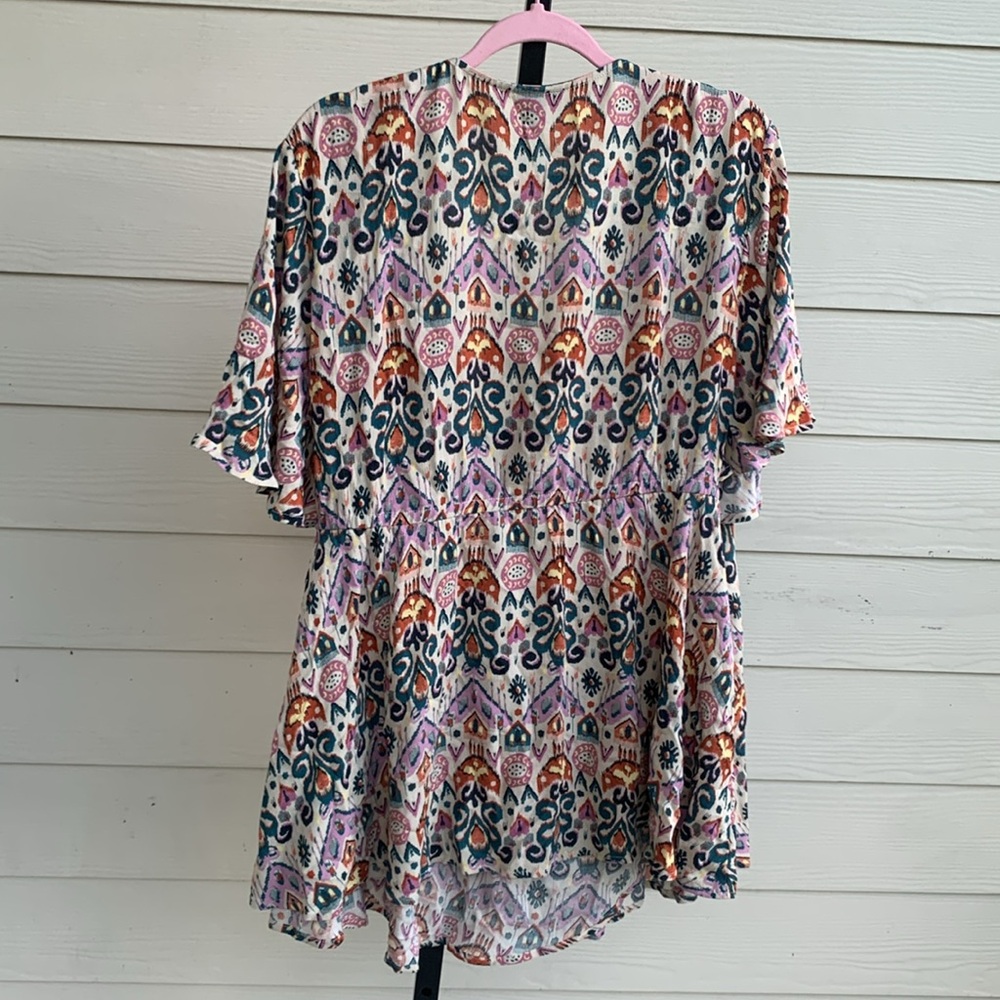 Torrid Top Ikat Print Gauze Smocked Surplice Blouse Shirt Plus Size 3X - Picture 8 of 9